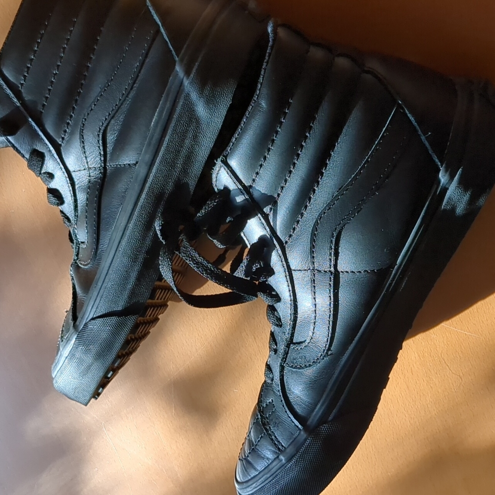 Vans All Black Leather High top Shoes Barely Worn 8.5 Women's 7.0 Mens